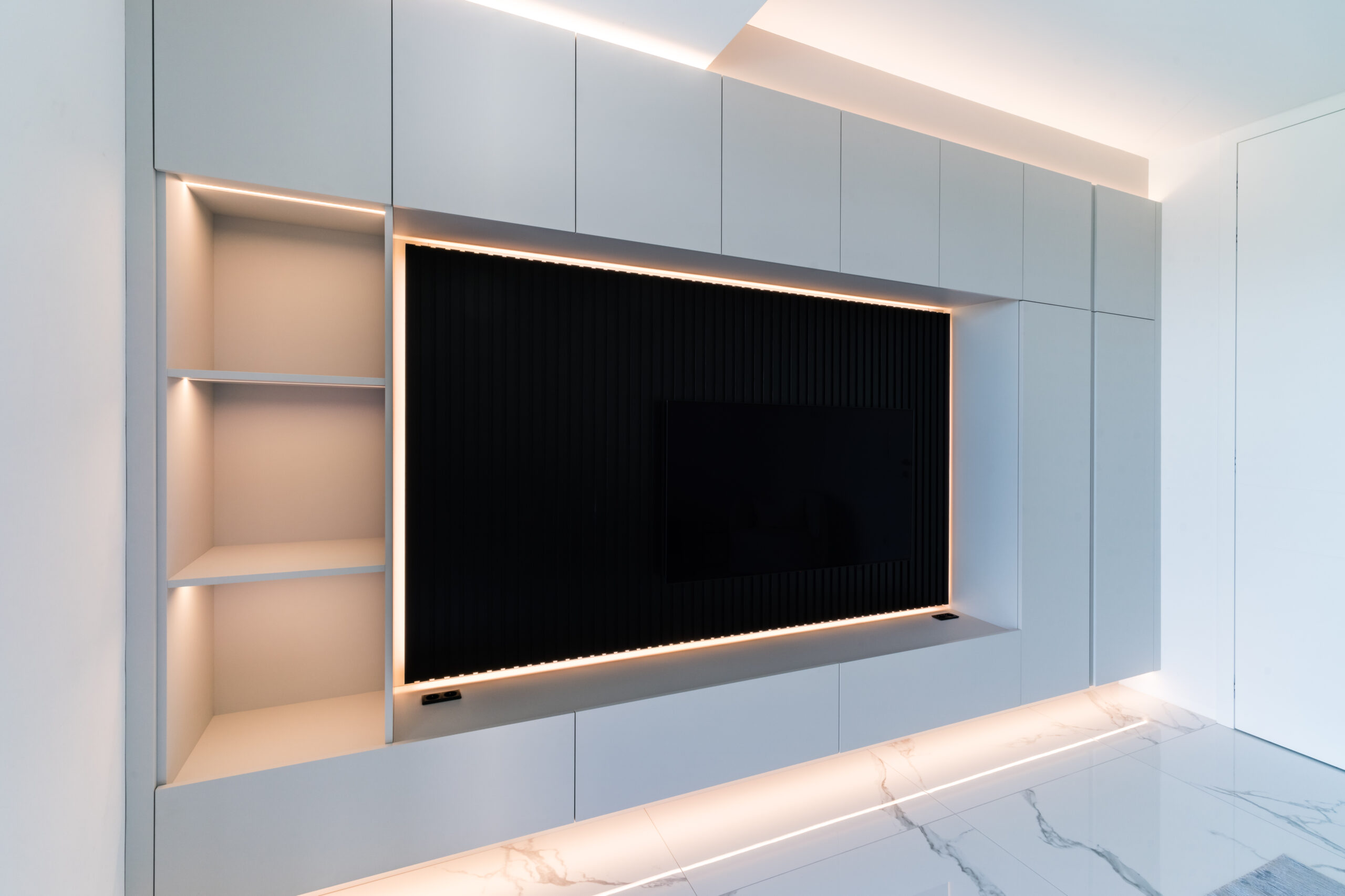 TV Möbel Wohnzimmer Schrankverbau Beleuchtung LED Massivholz Eiche Egger Perfect Sense